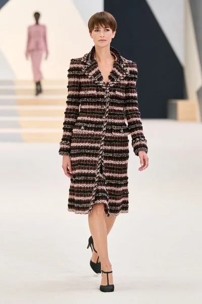 Look 11